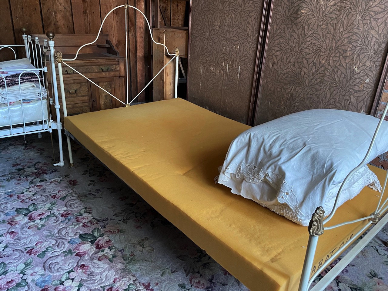 Childs bed